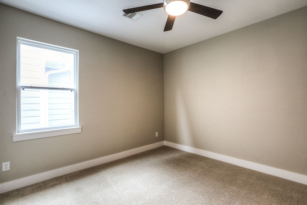 3619 Alba Road Houston, TX 77018 - Photo 31 of 34 2nd Floor- Fourth bedroom w/ full bathroom