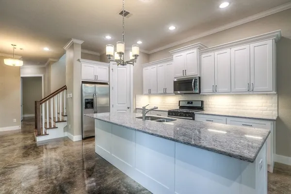 $3,500 | 3619 Alba Road, Houston, TX 77018