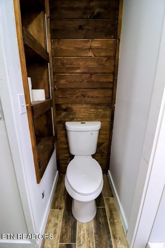 101 Steele Road Greenback, TN 37742 - Photo 13 of 22 a bathroom with a toilet and a shower