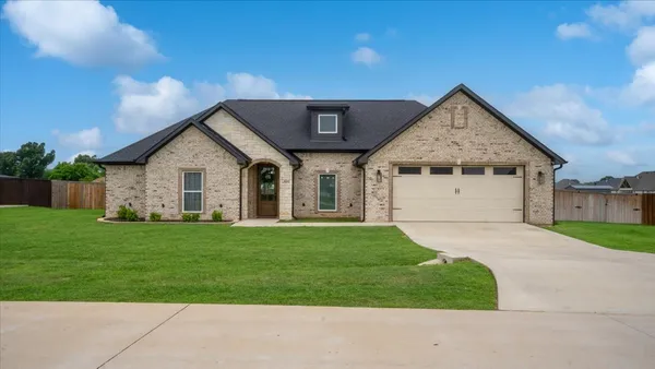$379,000 | 16265 Eagle Lane, Lindale, TX 75771