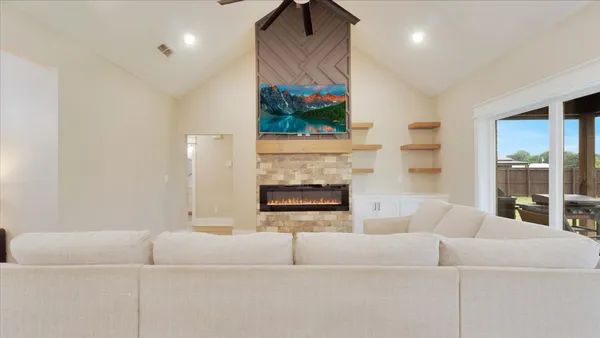 $379,000 | 16265 Eagle Lane, Lindale, TX 75771