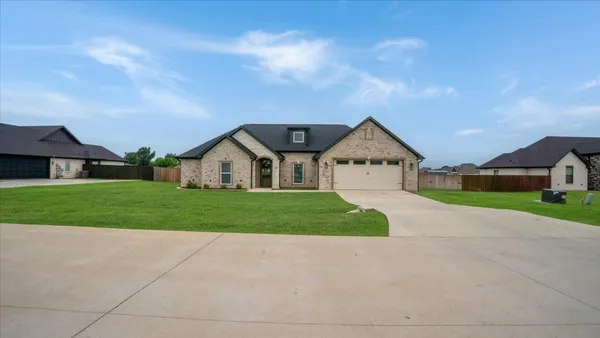 $379,000 | 16265 Eagle Lane, Lindale, TX 75771