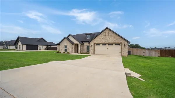 $379,000 | 16265 Eagle Lane, Lindale, TX 75771