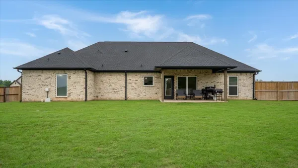 $379,000 | 16265 Eagle Lane, Lindale, TX 75771