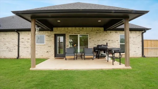 $379,000 | 16265 Eagle Lane, Lindale, TX 75771