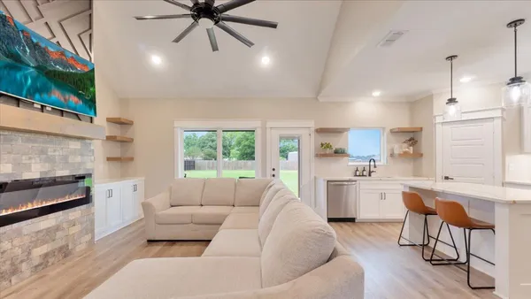 $379,000 | 16265 Eagle Lane, Lindale, TX 75771