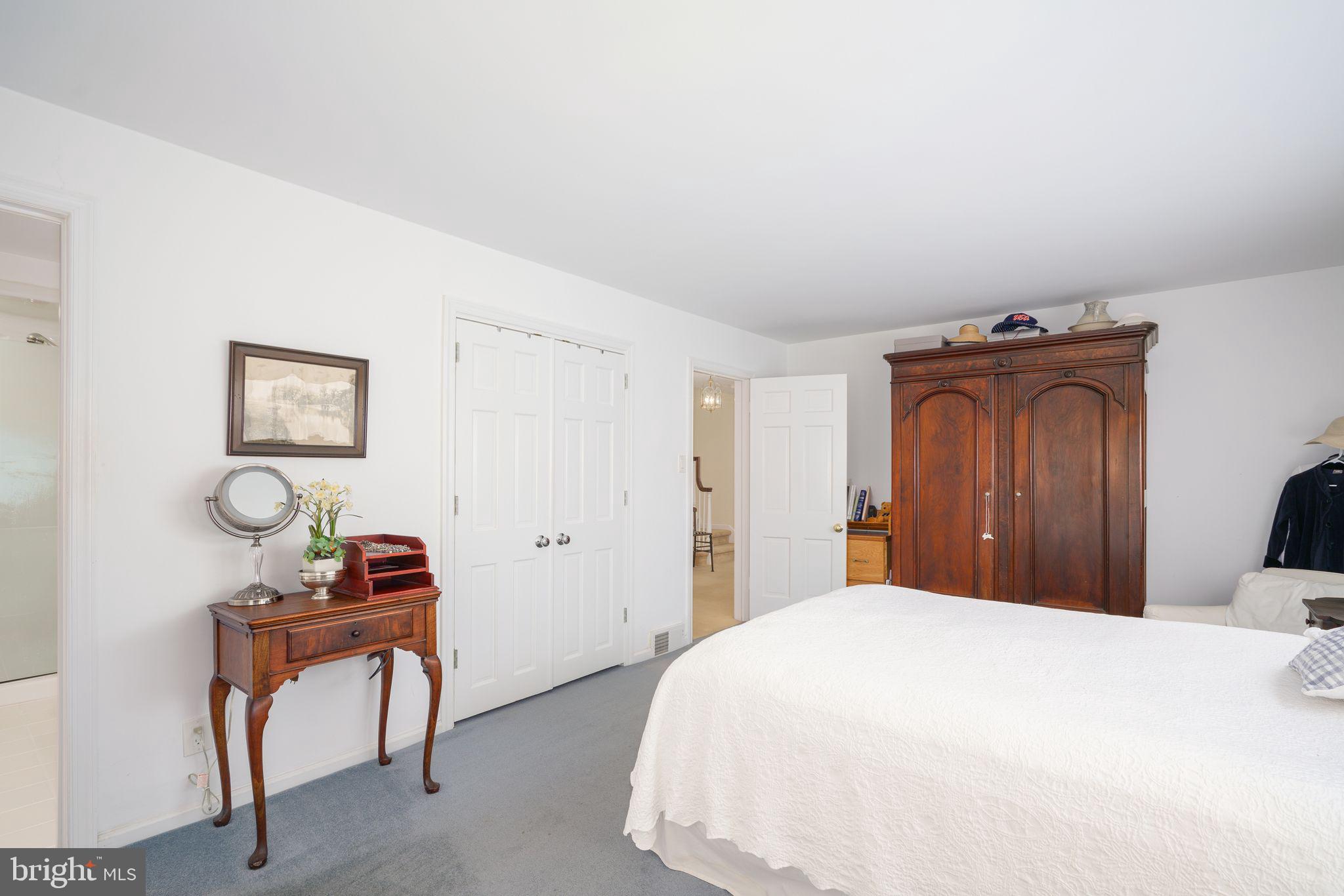 624 Warwick Road Haddonfield, NJ 08033 - Photo 21 of 43 a bedroom with a bed and a furniture