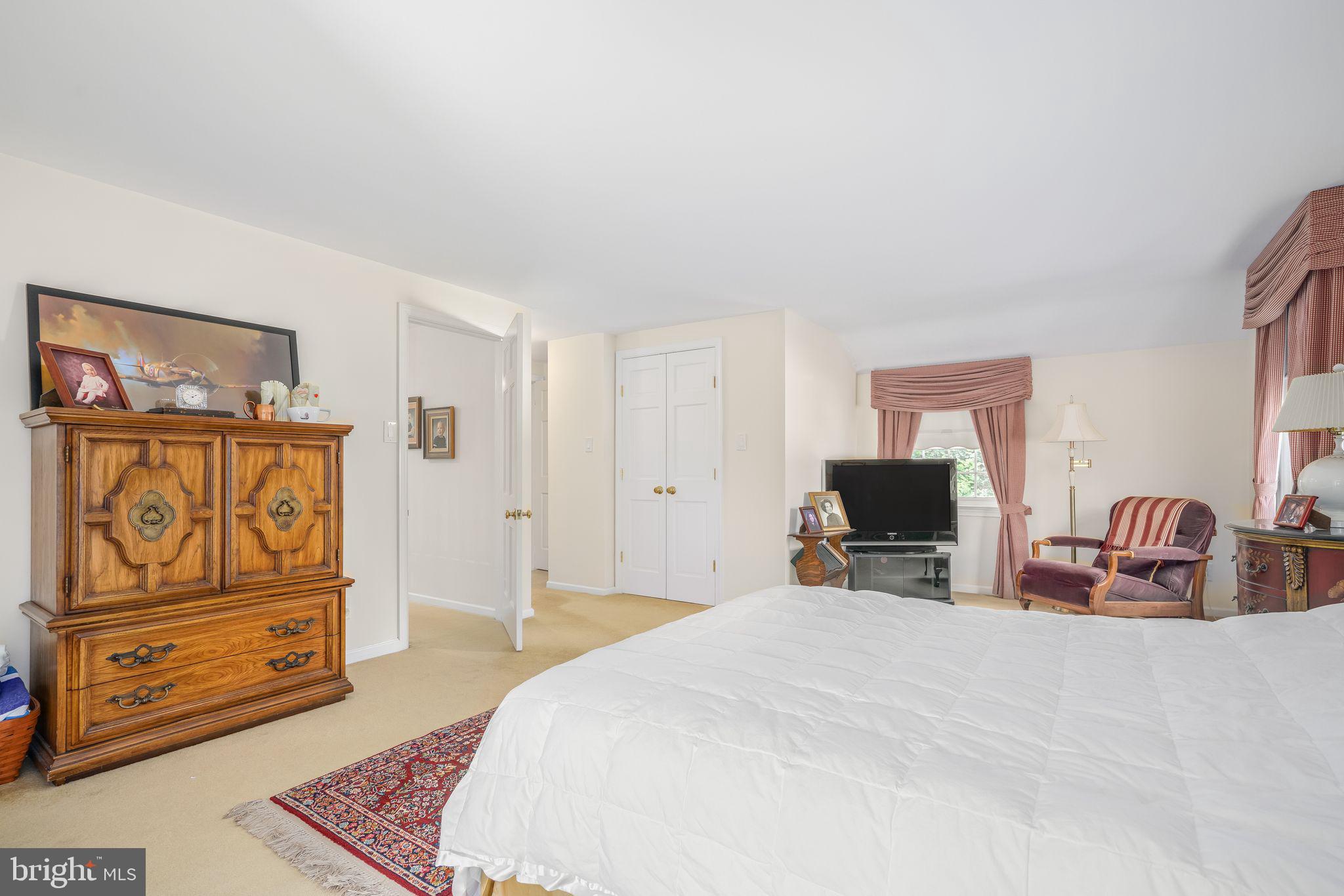 624 Warwick Road Haddonfield, NJ 08033 - Photo 29 of 43 a bedroom with a bed and furniture