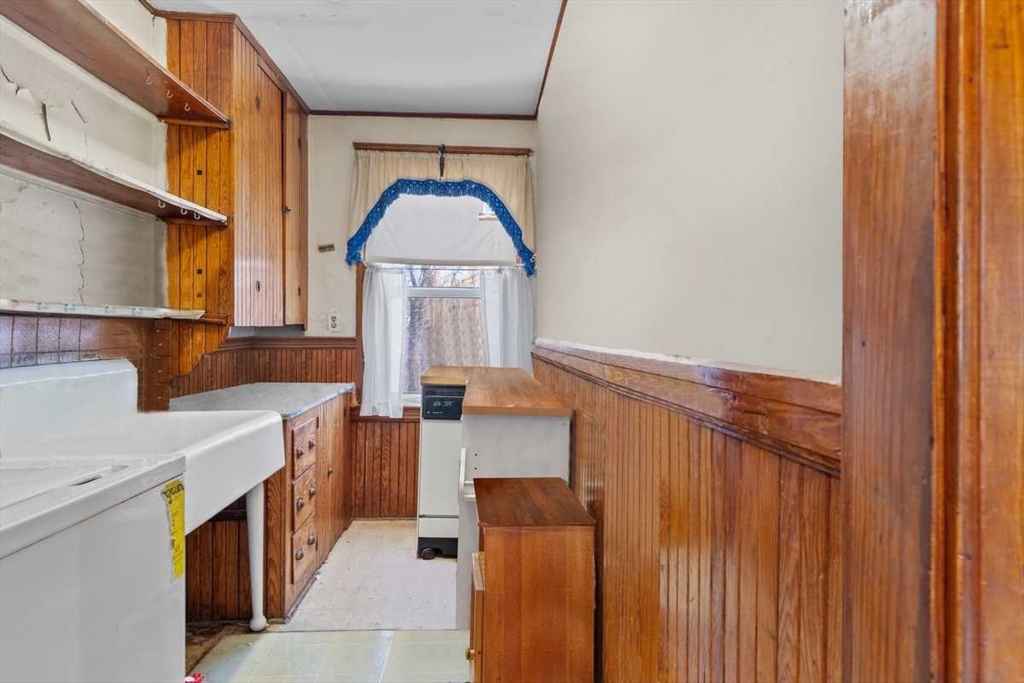 12 Butler Street Worcester, MA 01607 - Photo 7 of 11 Gallery Image 7