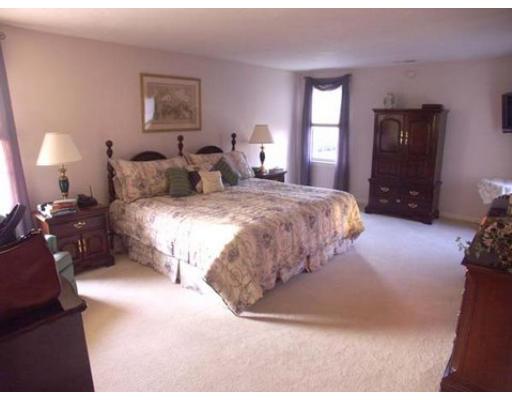 7 Lanthorn Road Northborough, MA 01532 - Photo 10 of 15 Gallery Image 10