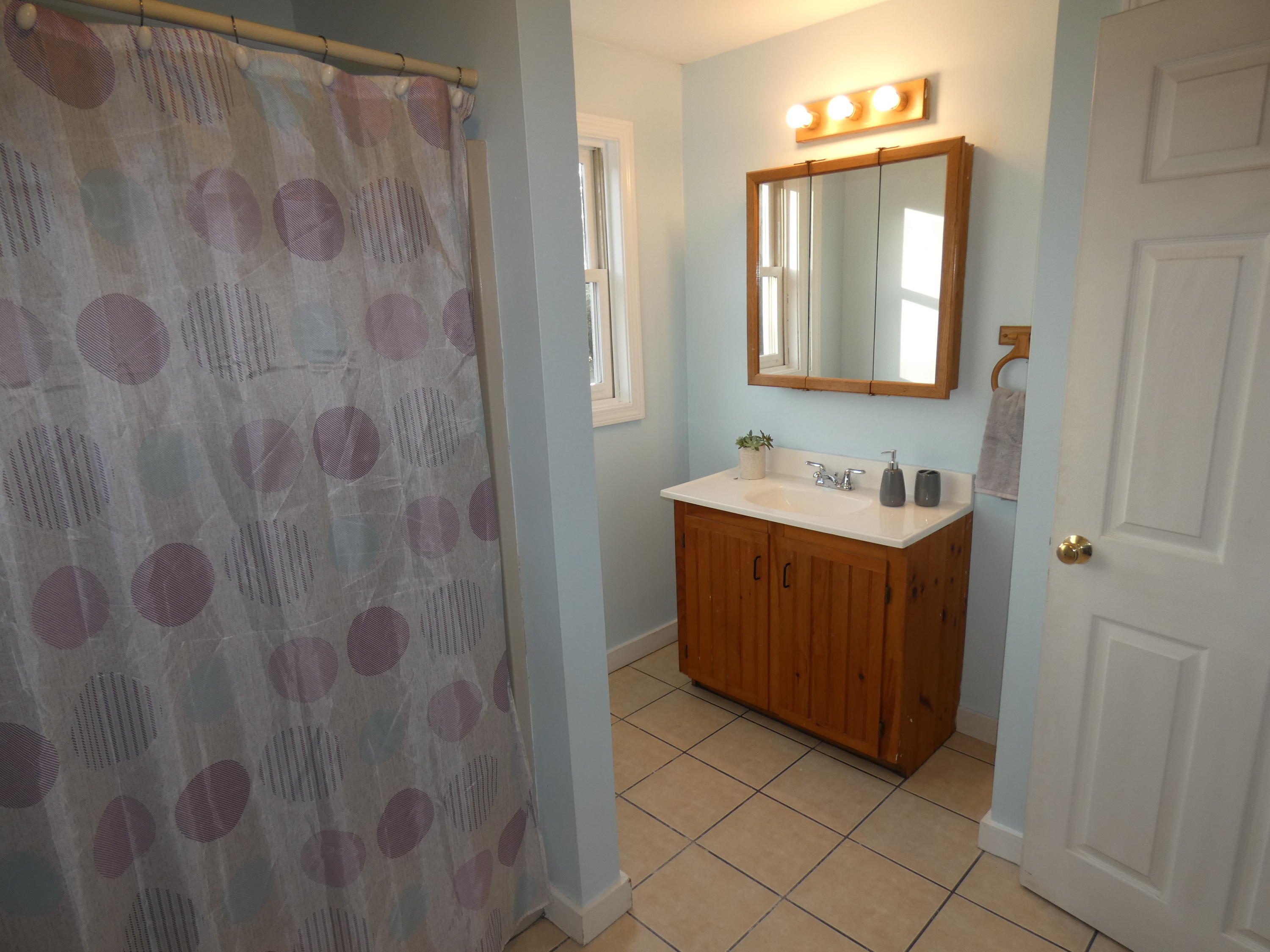 627 Harrison Road Naples, ME 04055 - Photo 32 of 36 2nd Floor Bathroom (2)