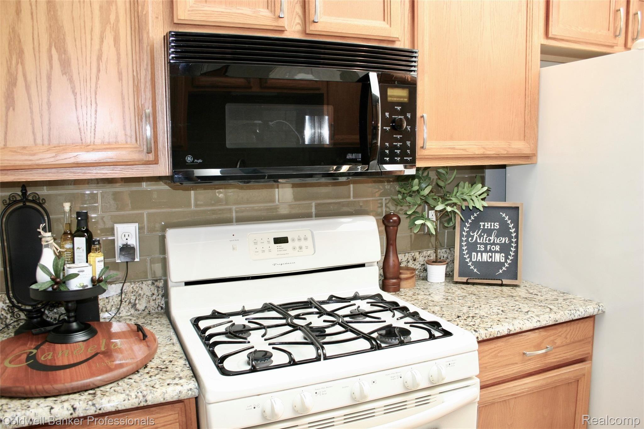18347 Pleasant Valley Drive Macomb, MI 48044 - Photo 24 of 55 fullsizeoutput_533.jpeg