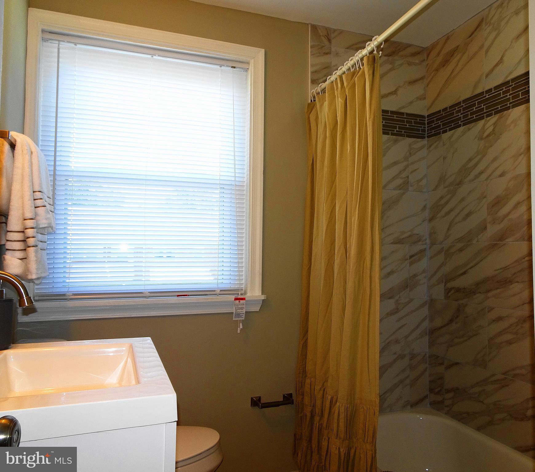 1732 Hartsdale Road Baltimore, MD 21239 - Photo 10 of 30 high end fixtures w/ tub