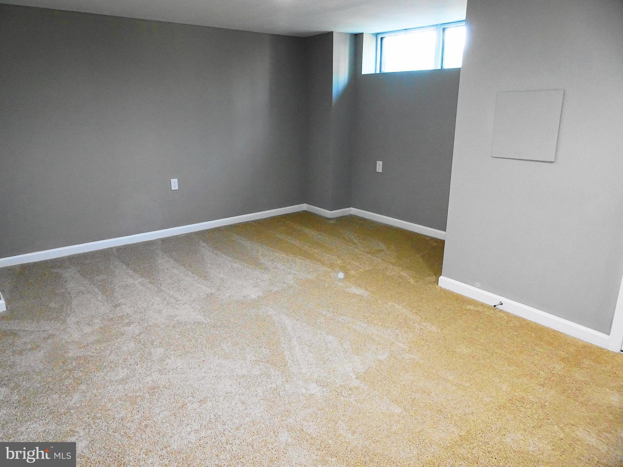 1732 Hartsdale Road Baltimore, MD 21239 - Photo 21 of 30 Family Room 19' x 14' family room on lower level