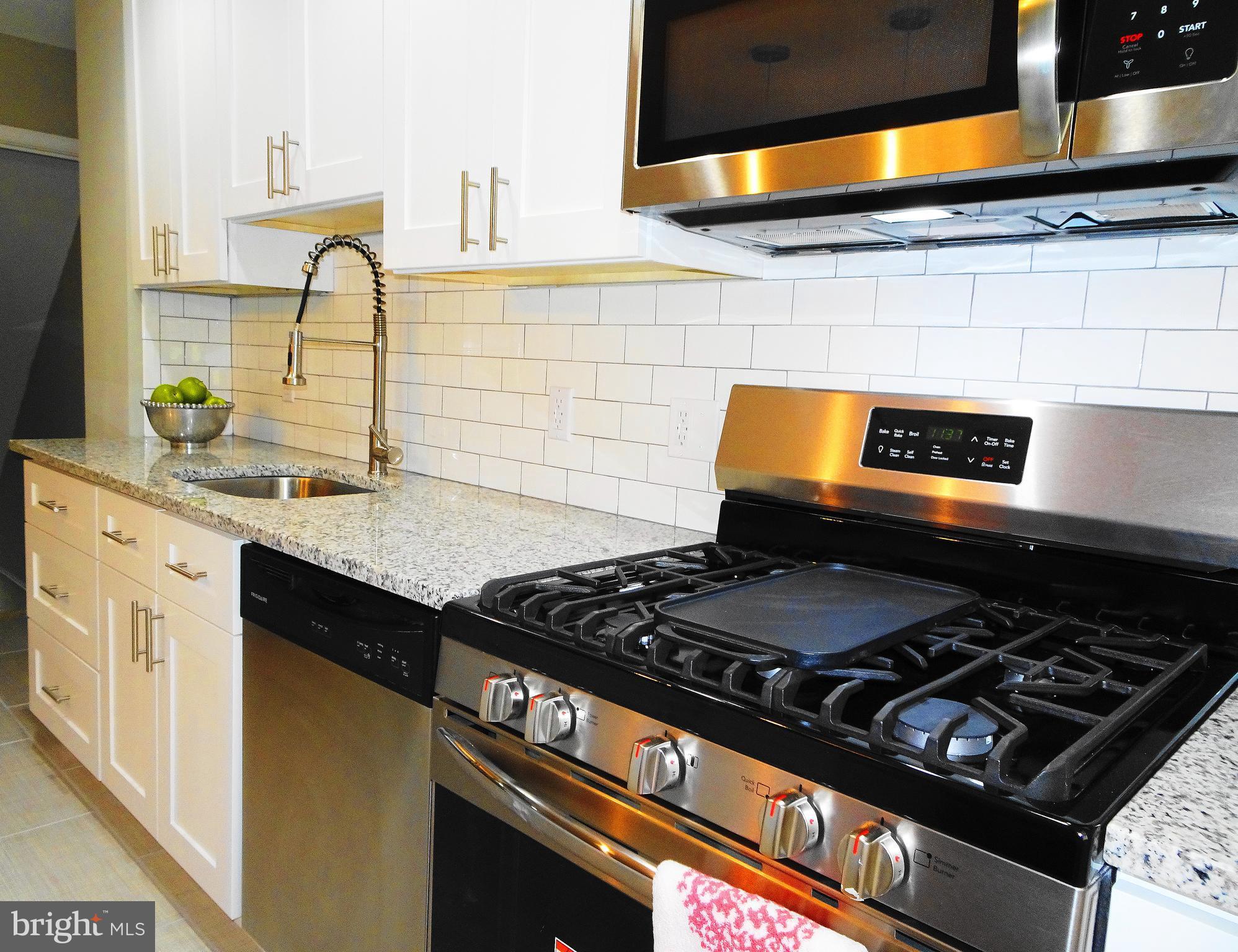 1732 Hartsdale Road Baltimore, MD 21239 - Photo 4 of 30 Kitchen
