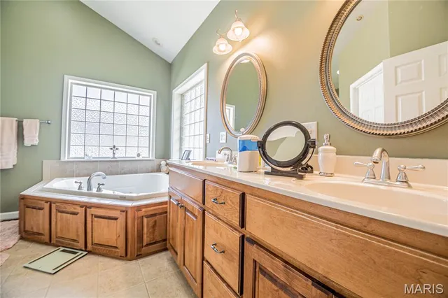 $459,900 | 1525 Renee Lane, Poplar Bluff, MO 63901