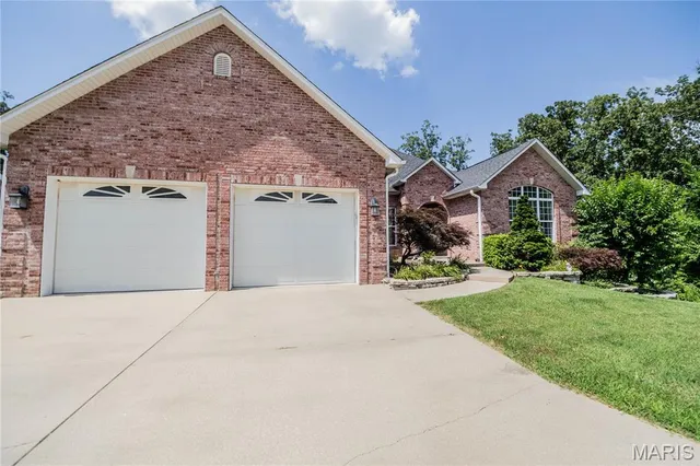 $459,900 | 1525 Renee Lane, Poplar Bluff, MO 63901
