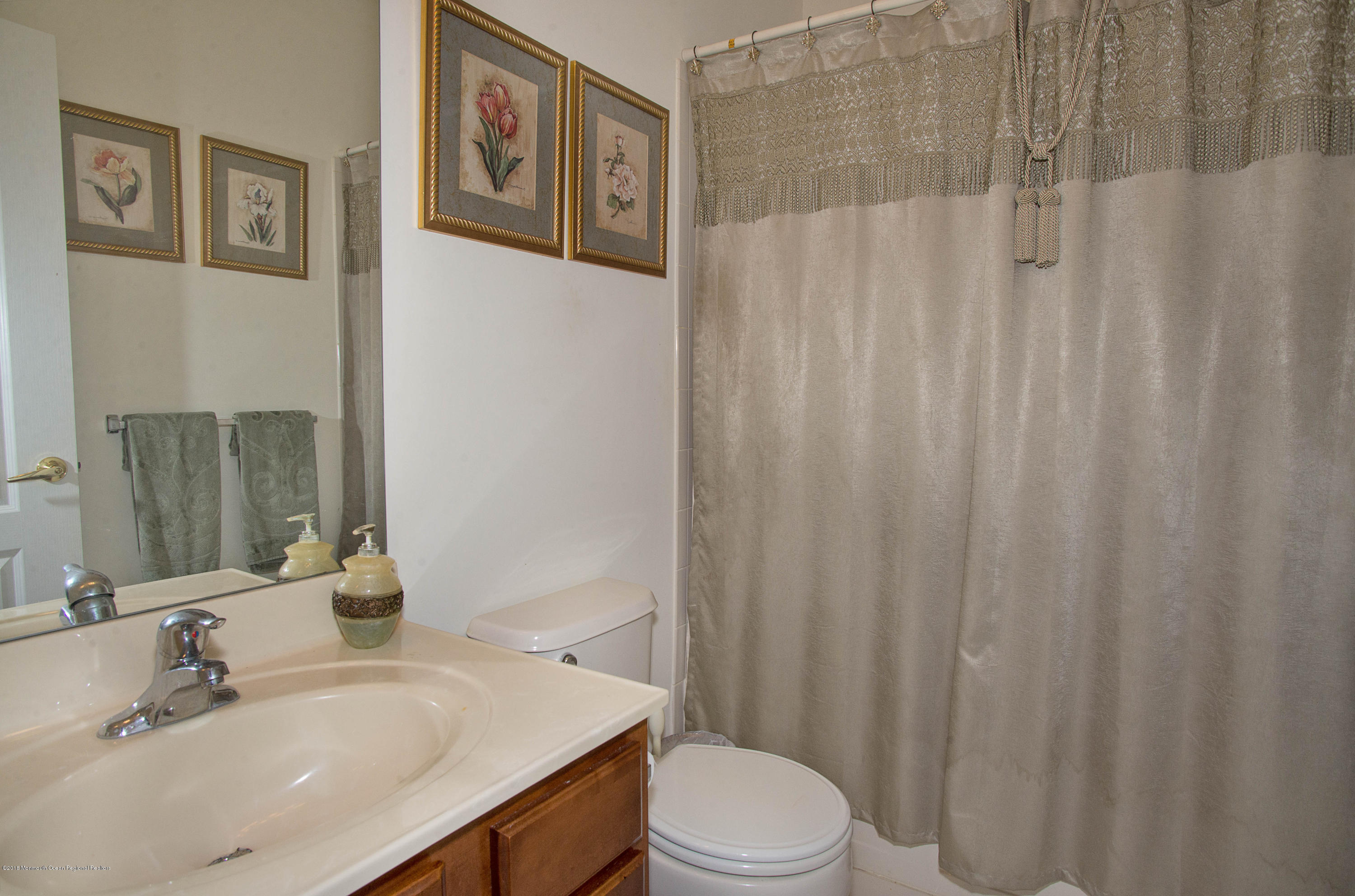 74 Yates Road Manalapan, NJ 07726 - Photo 16 of 20 _RMJ3151.jpg 2nd bathroom
