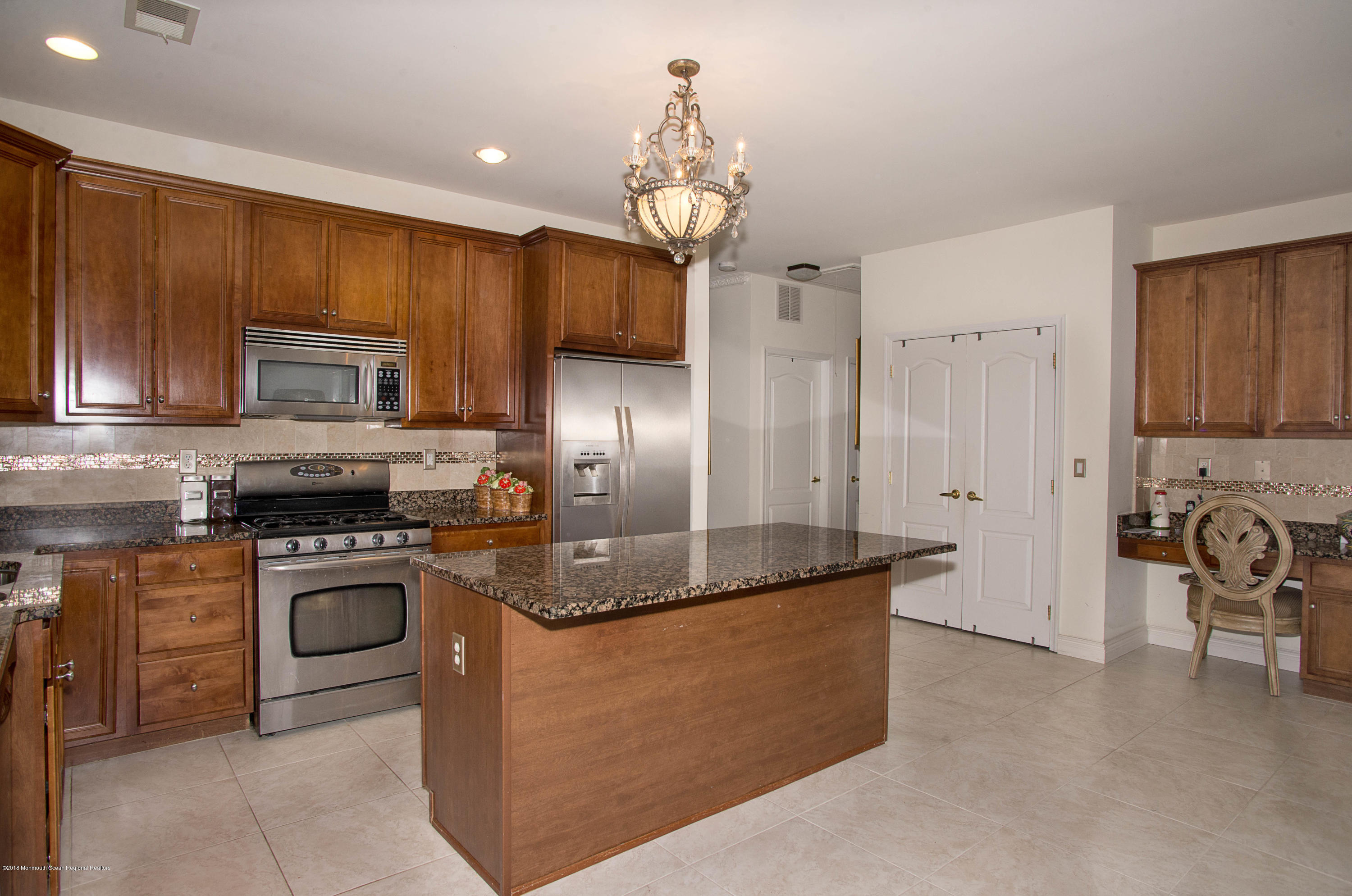 74 Yates Road Manalapan, NJ 07726 - Photo 6 of 20 _RMJ3169.jpg kitchen