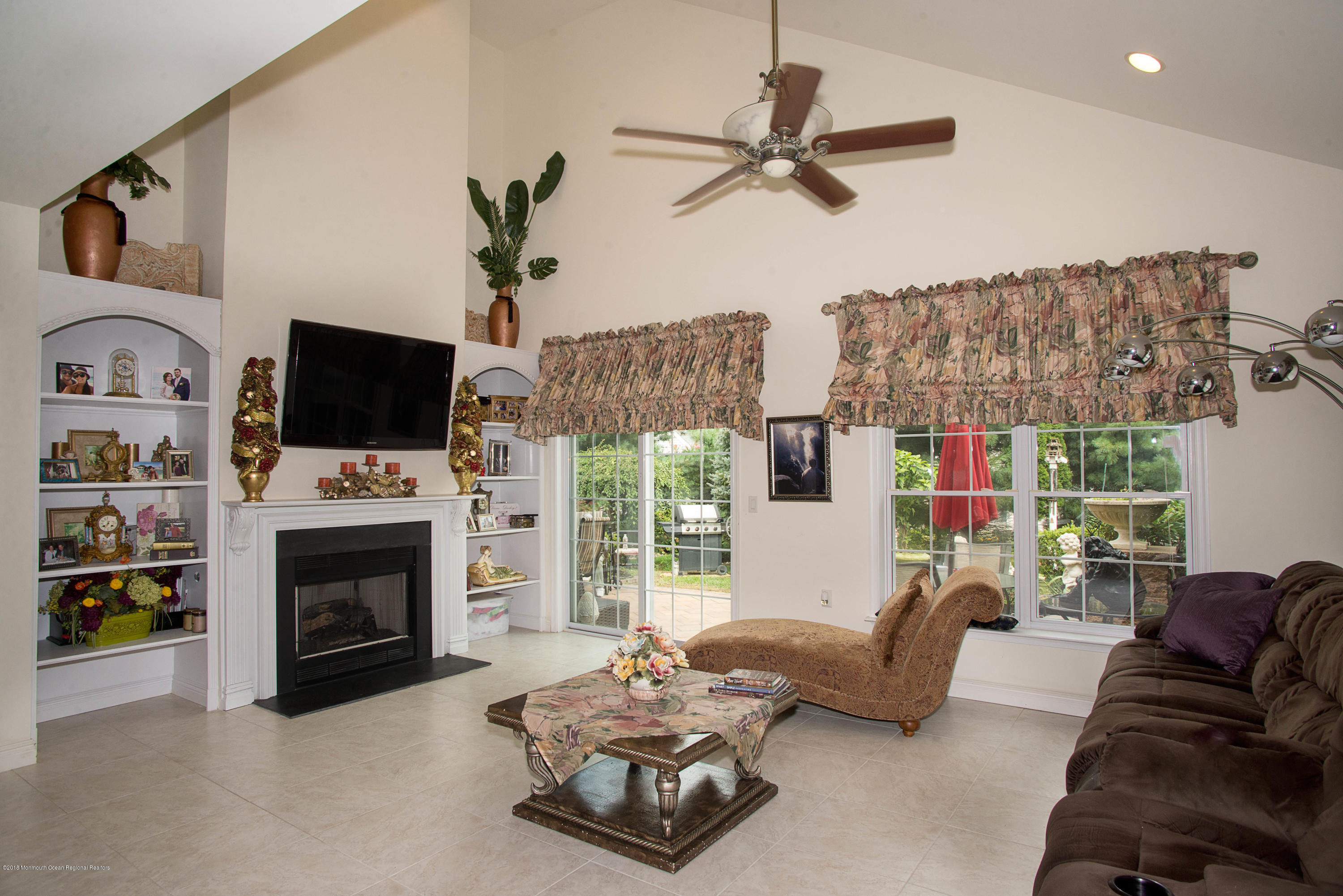74 Yates Road Manalapan, NJ 07726 - Photo 8 of 20 _RMJ3177.jpg family room