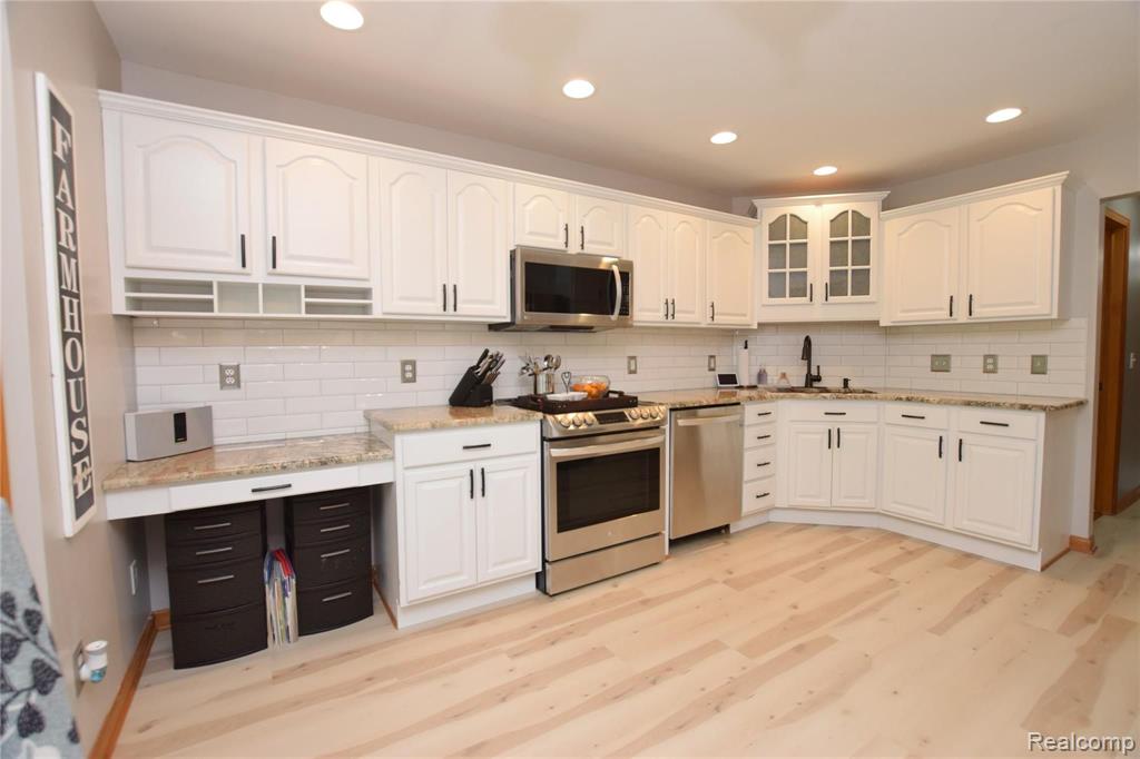 222 Silver Lake Road Linden, MI 48451 - Photo 4 of 26