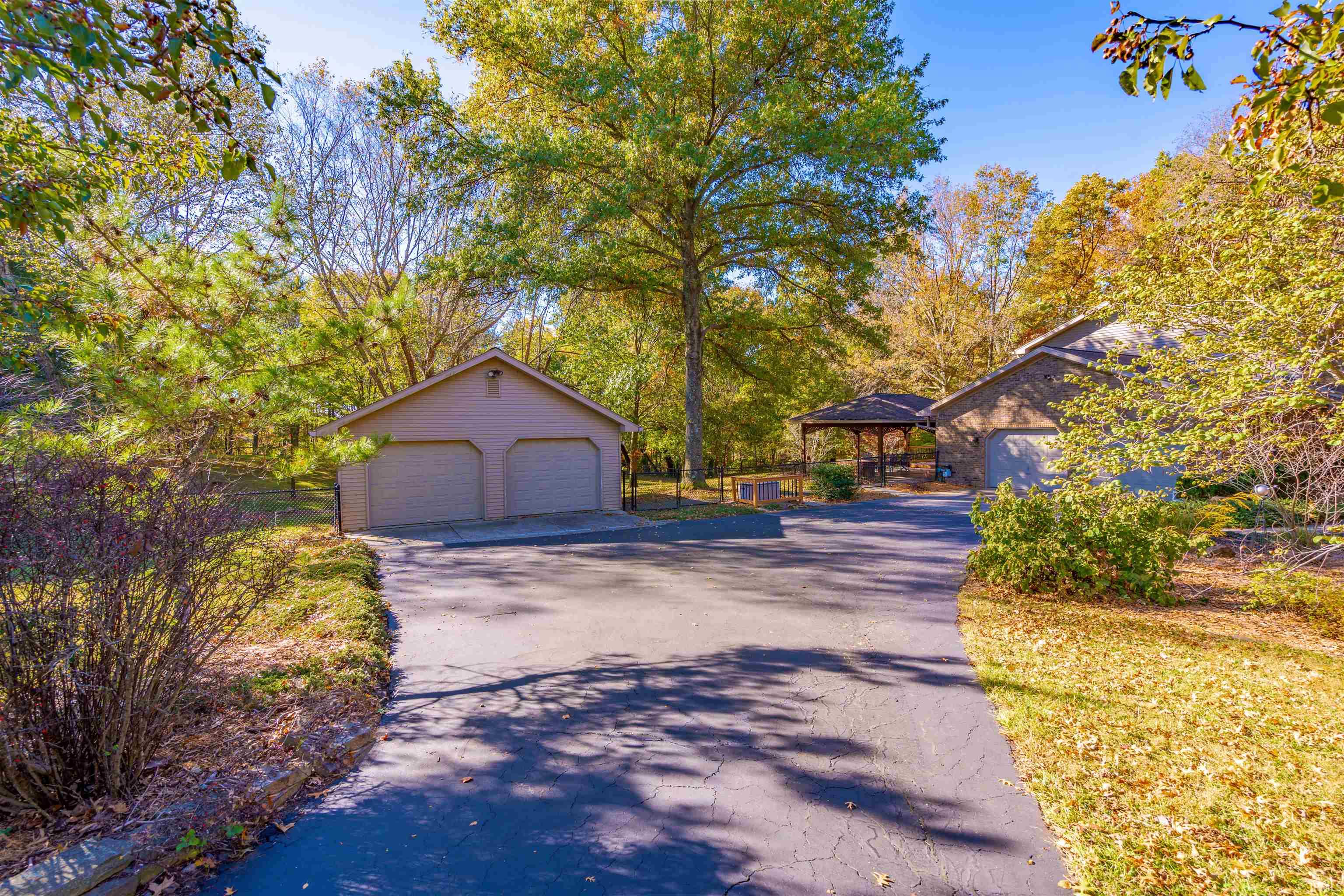 5101 Seven Hills Road Evansville, IN 47725 - Photo 3 of 28