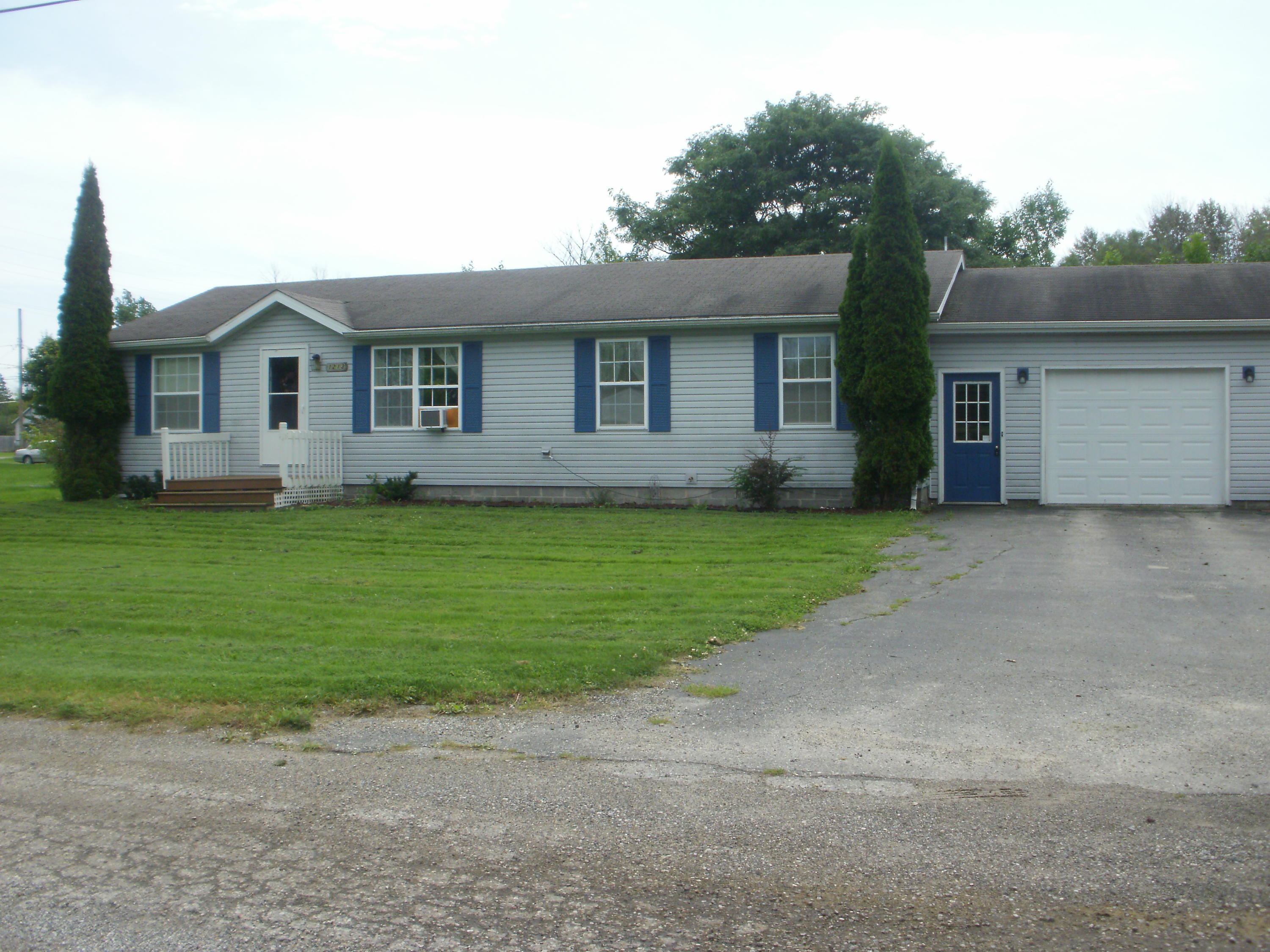 1213 Howard Street Cheboygan, MI 49721 - Photo 2 of 67 Gallery Image 2