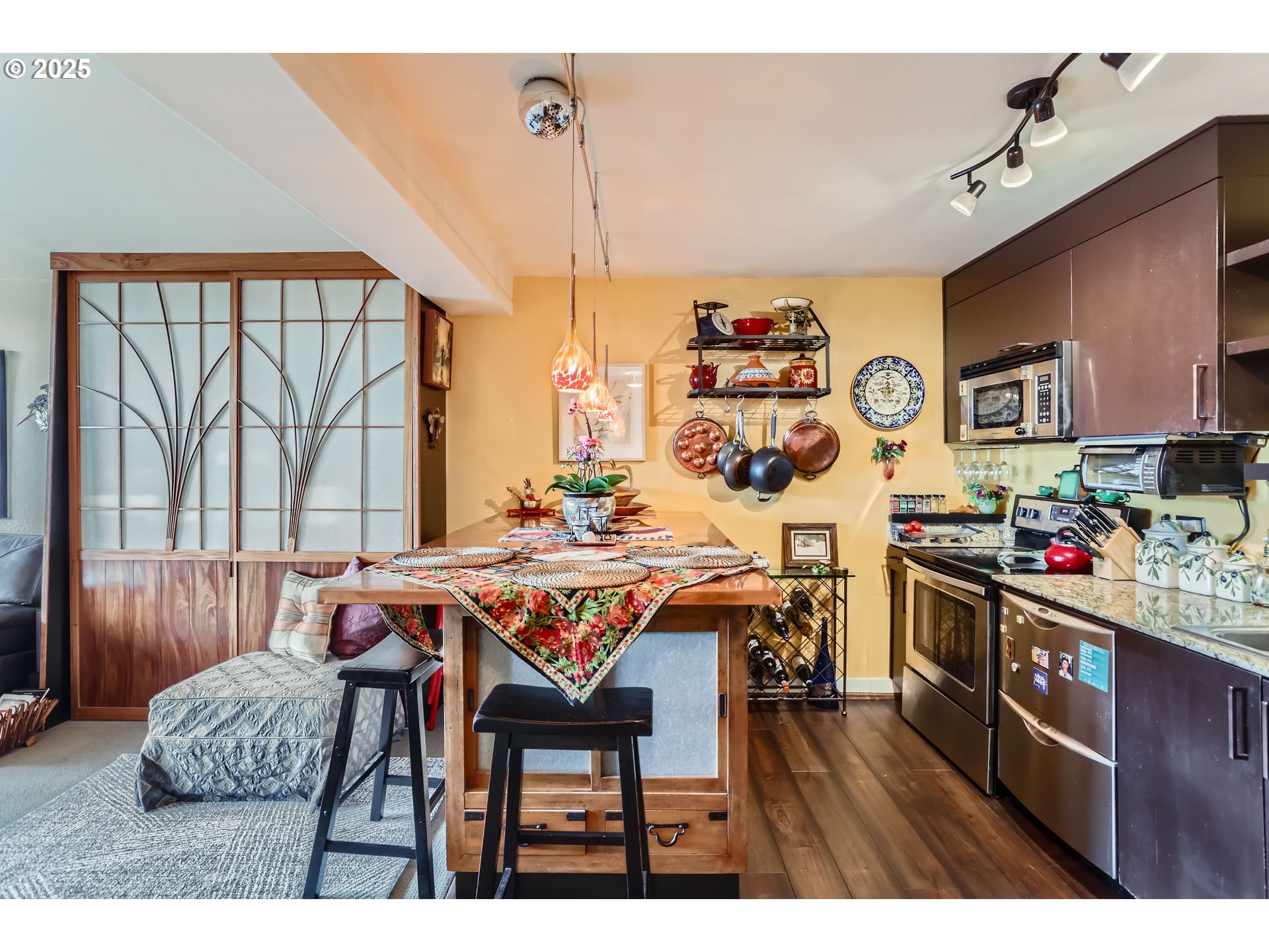 111 Southwest Harrison Street, Unit 19A Portland, OR 97201 - Photo 21 of 35 Kitchen