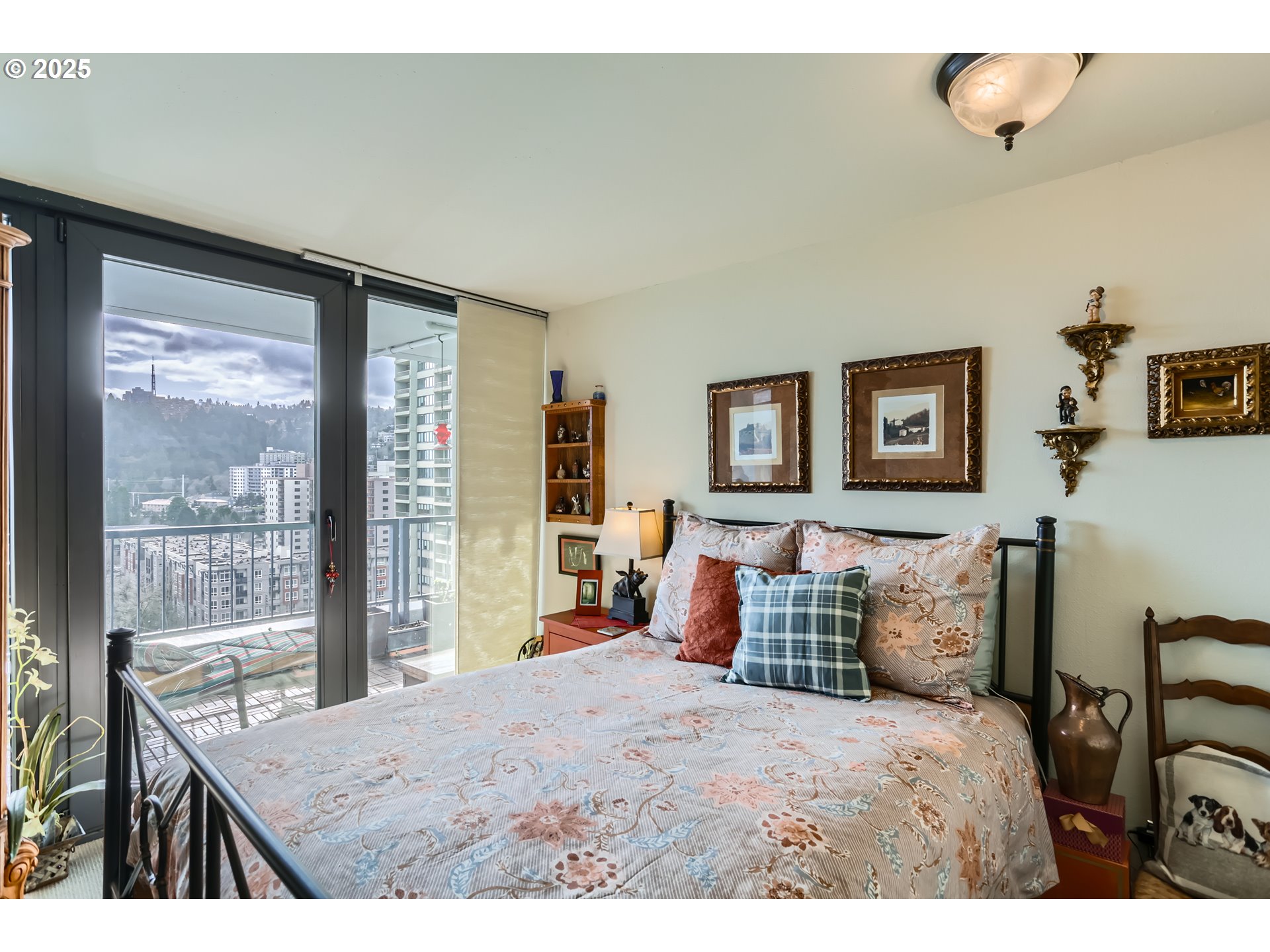 111 Southwest Harrison Street, Unit 19A Portland, OR 97201 - Photo 23 of 35 Bedroom, Primary