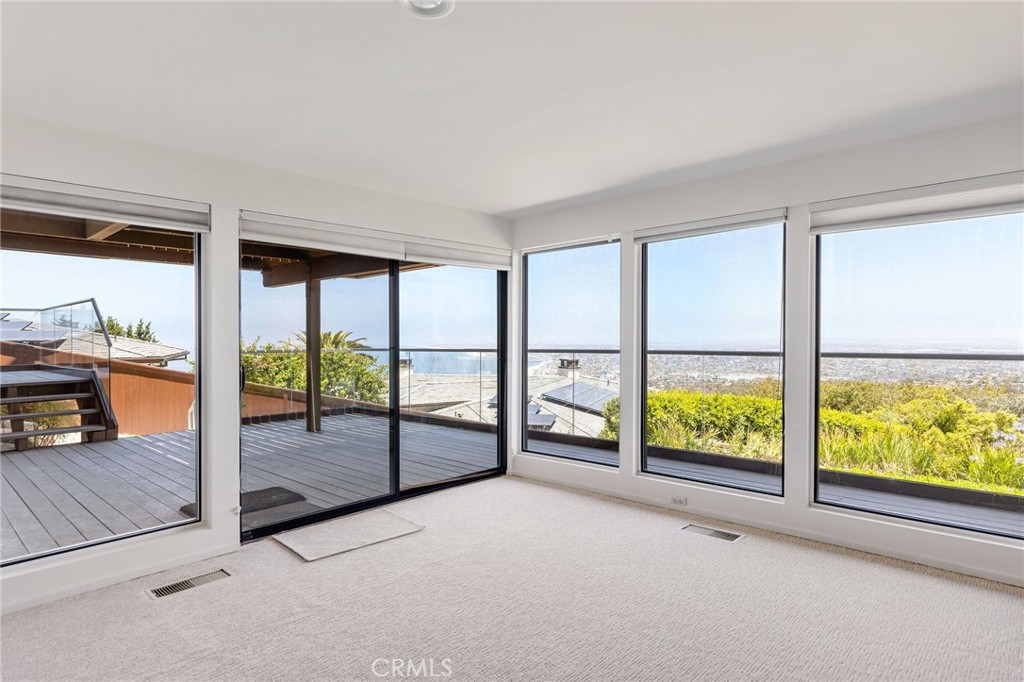 972 Via Rincon Palos Verdes Estates, CA 90274 - Photo 30 of 37 a view of an empty room with windows