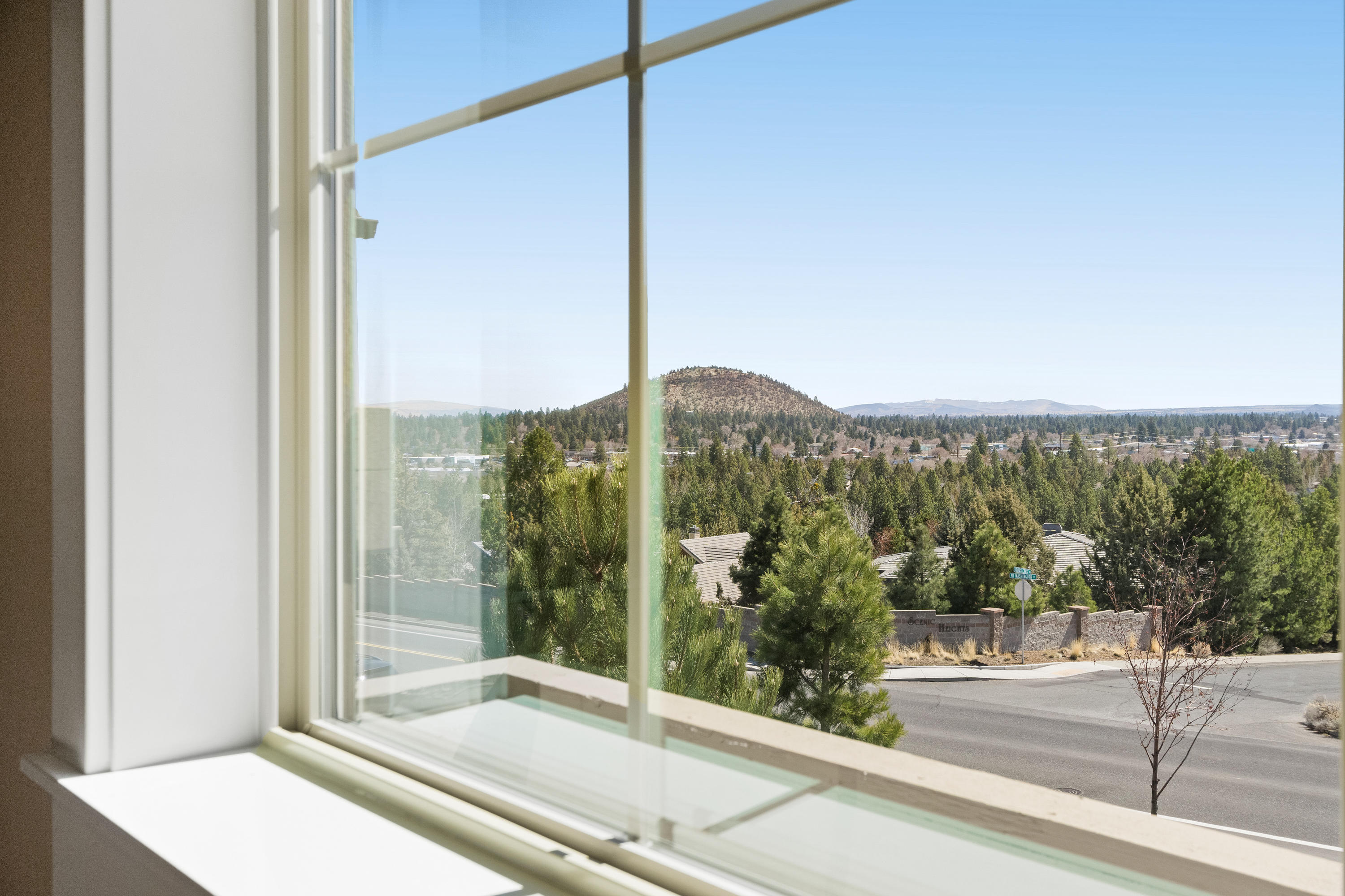 2608 Northwest Boulder Ridge Loop Bend, OR 97703 - Photo 19 of 26 13. MBA Closet View