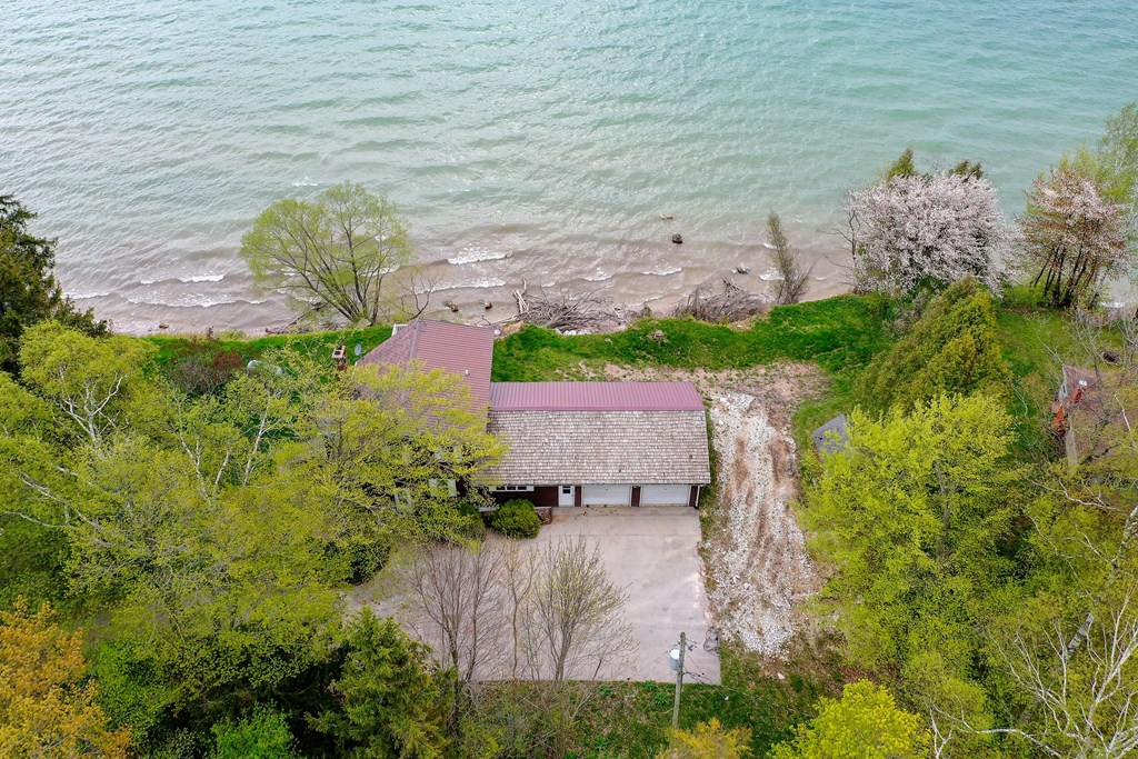 2890 North Lakeshore Road Kewaunee, WI 54216 - Photo 20 of 39