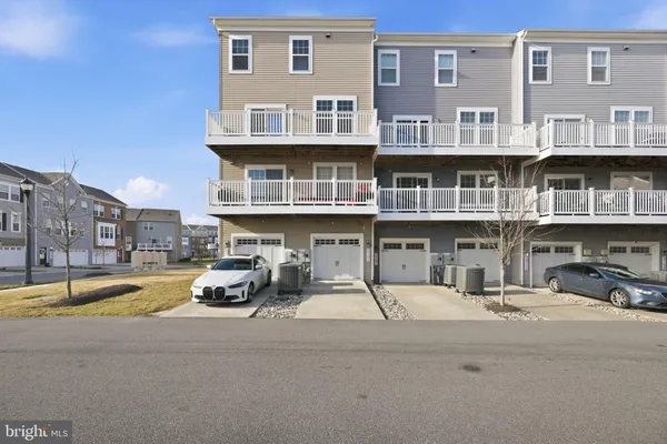 $3,400 | 9701 Tealbriar Drive, Unit 270, Upper Marlboro, MD 20772