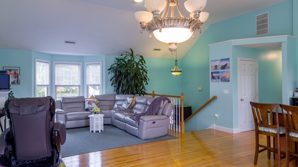 398 Massasoit Road Worcester, MA 01604 - Photo 8 of 28 Gallery Image 8