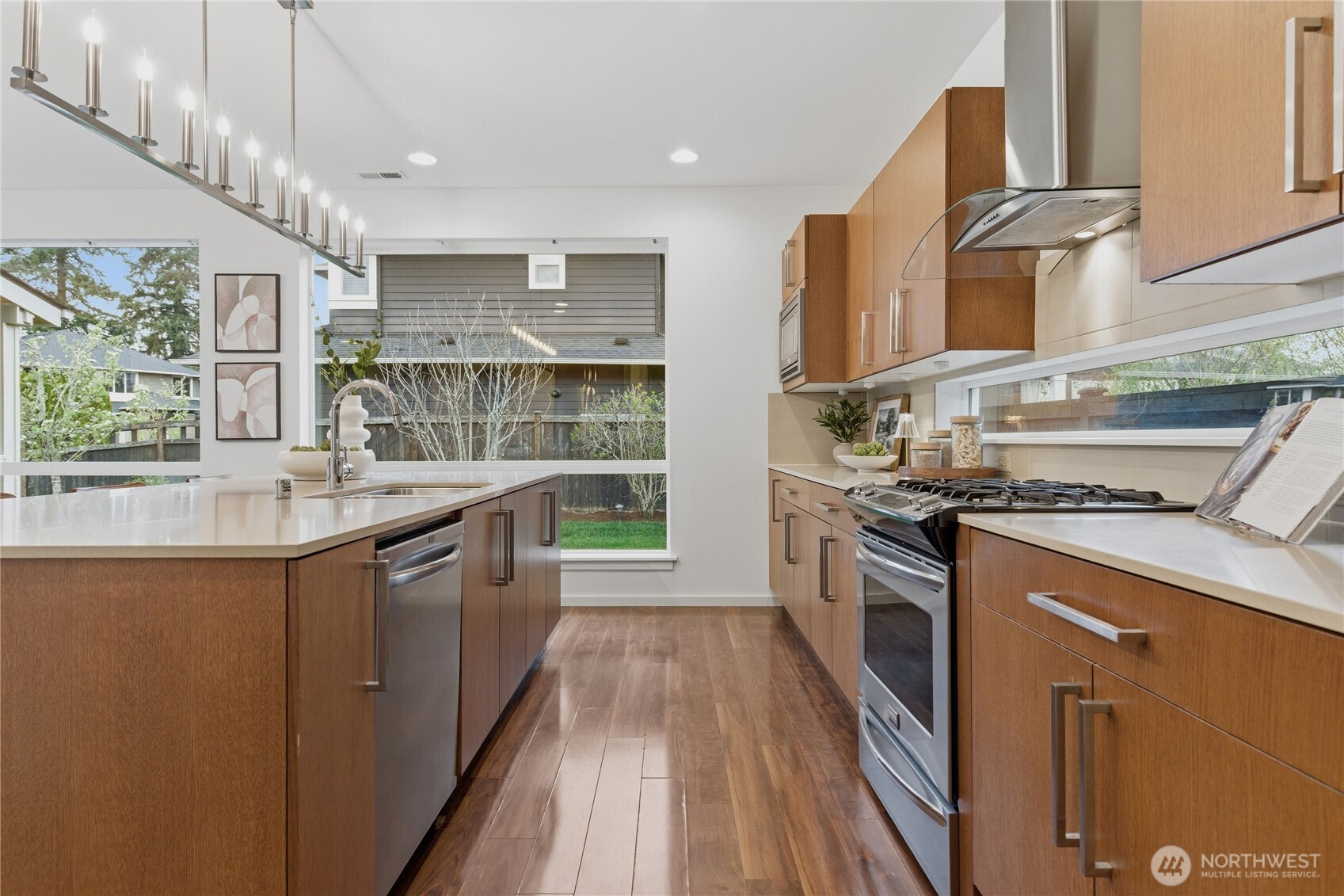 3806 Northeast 23rd Place Renton, WA 98056 - Photo 11 of 40