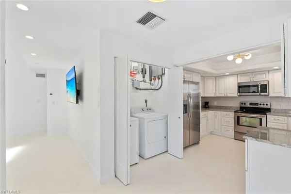 $3,000 | 879 Meadowland Drive, Unit 32, Naples, FL 34108