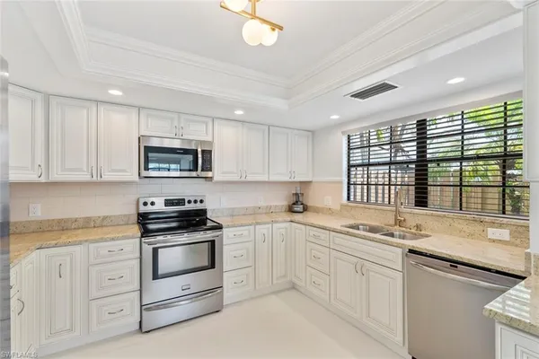 $3,000 | 879 Meadowland Drive, Unit 32, Naples, FL 34108