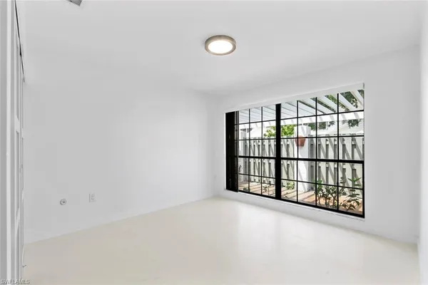 $3,000 | 879 Meadowland Drive, Unit 32, Naples, FL 34108