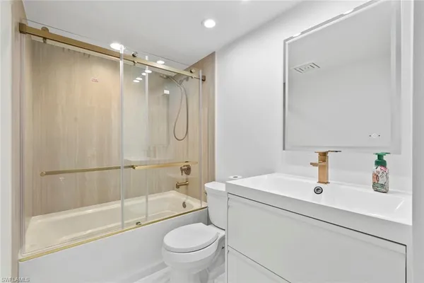 $3,000 | 879 Meadowland Drive, Unit 32, Naples, FL 34108