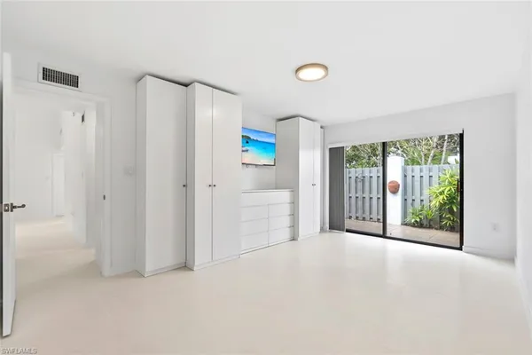 $3,000 | 879 Meadowland Drive, Unit 32, Naples, FL 34108