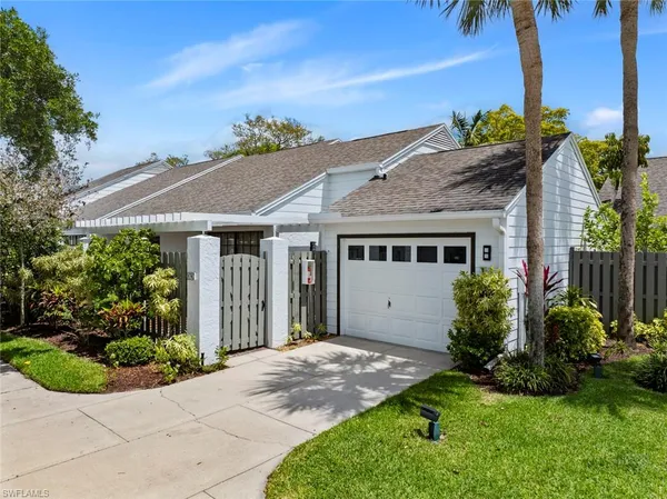 $3,000 | 879 Meadowland Drive, Unit 32, Naples, FL 34108