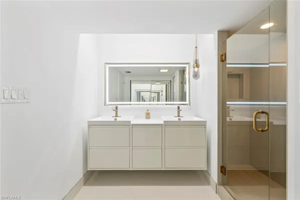 $3,000 | 879 Meadowland Drive, Unit 32, Naples, FL 34108