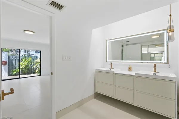 $3,000 | 879 Meadowland Drive, Unit 32, Naples, FL 34108