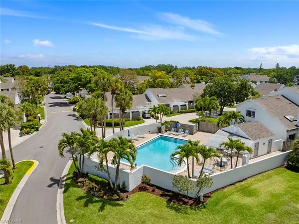 $3,000 | 879 Meadowland Drive, Unit 32, Naples, FL 34108