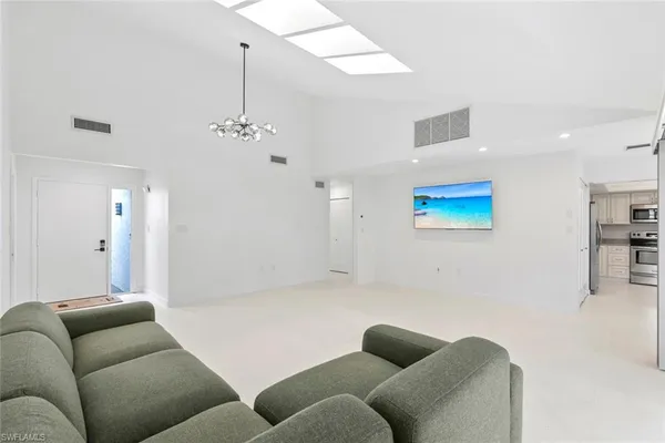 $3,000 | 879 Meadowland Drive, Unit 32, Naples, FL 34108