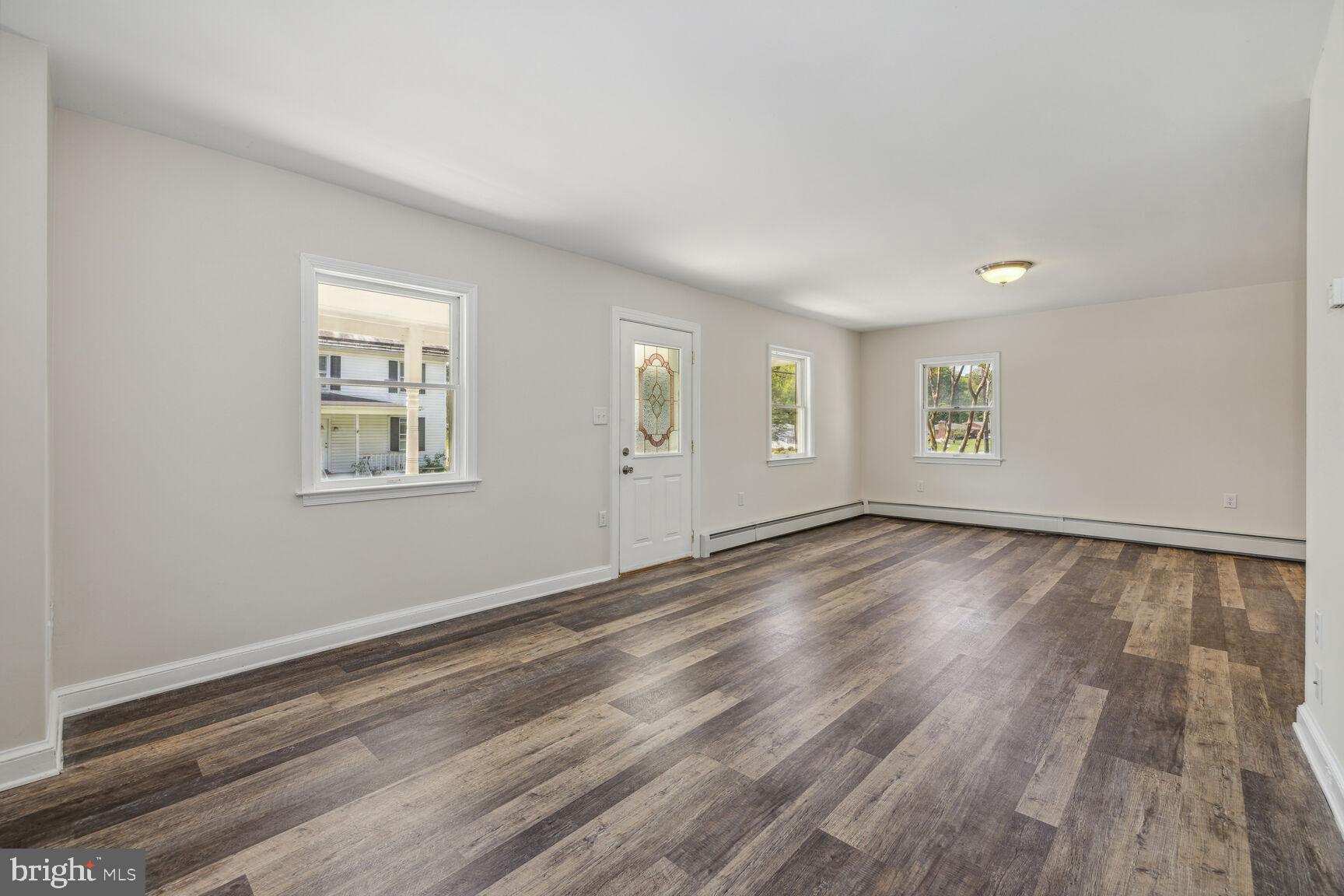 6212 Manor Woods Road Frederick, MD 21703 - Photo 6 of 30 Gallery Image 6