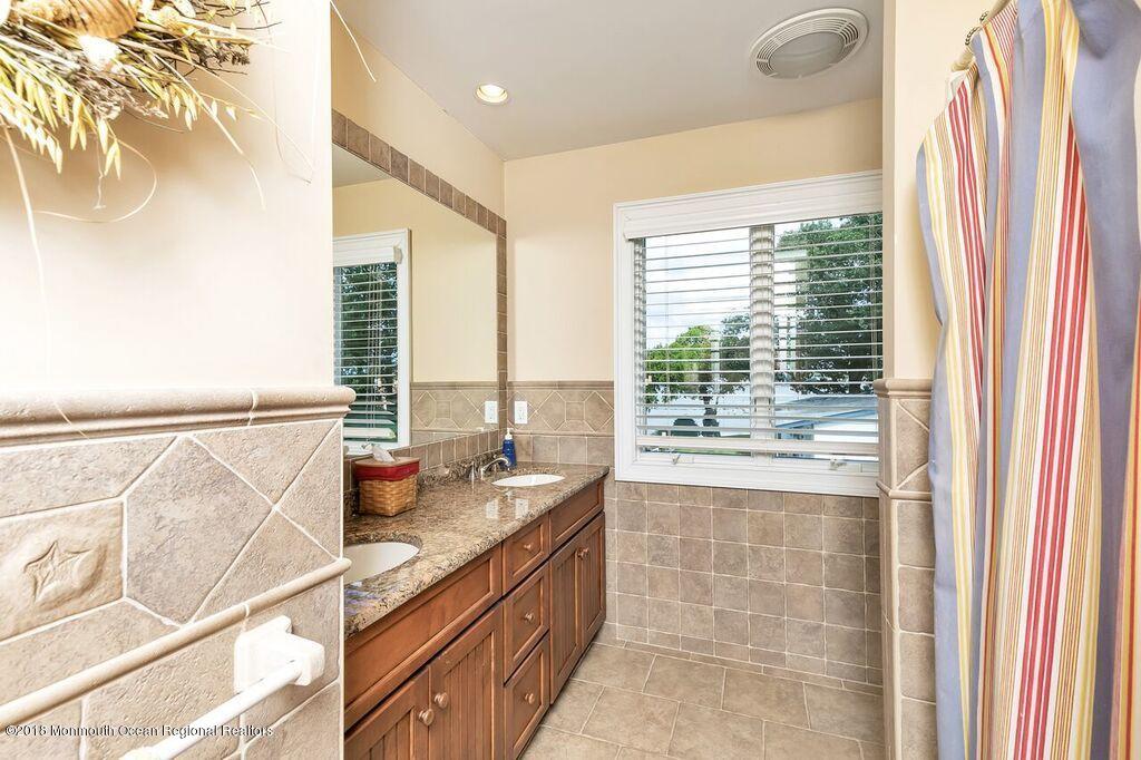 1139 Harding Place Point Pleasant, NJ 08742 - Photo 27 of 41 Bathroom