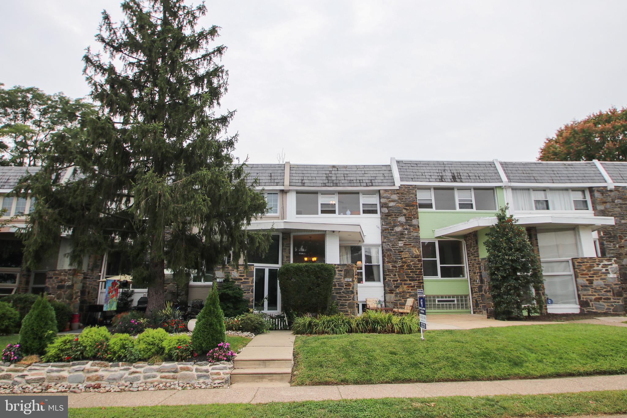 2724 West Country Club Road Philadelphia, PA 19131 - Photo 1 of 34 Front of house