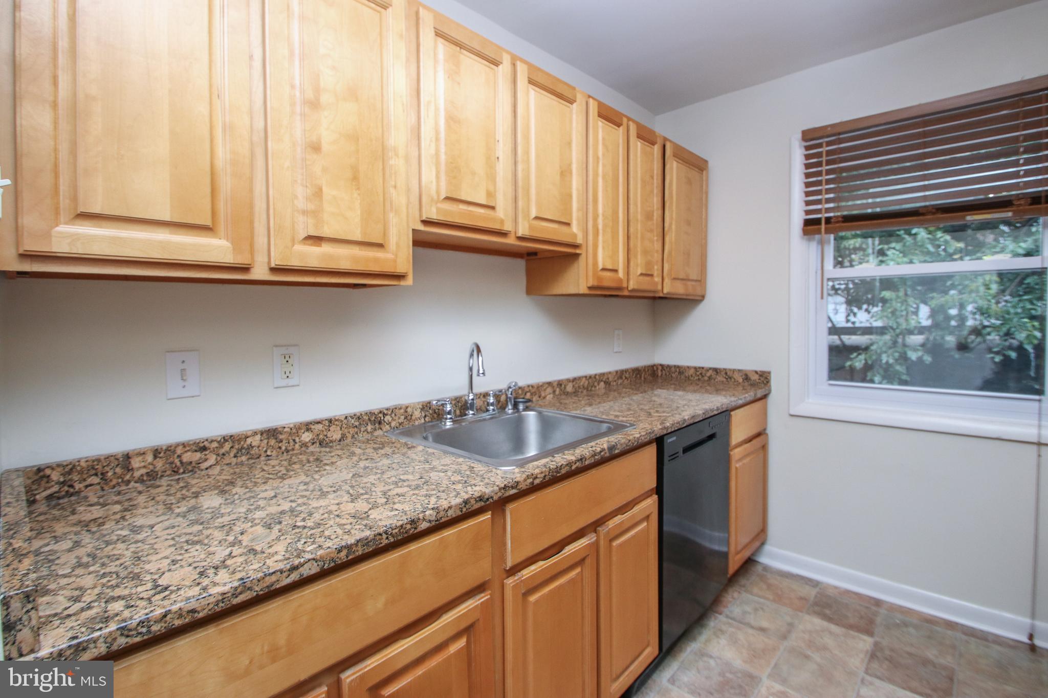2724 West Country Club Road Philadelphia, PA 19131 - Photo 11 of 34 Kitchen