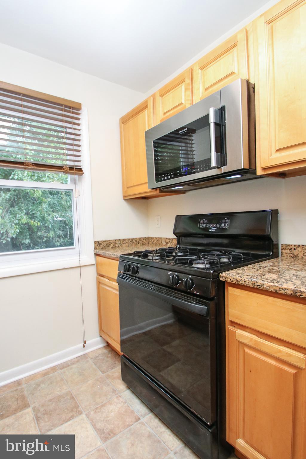 2724 West Country Club Road Philadelphia, PA 19131 - Photo 12 of 34 Kitchen